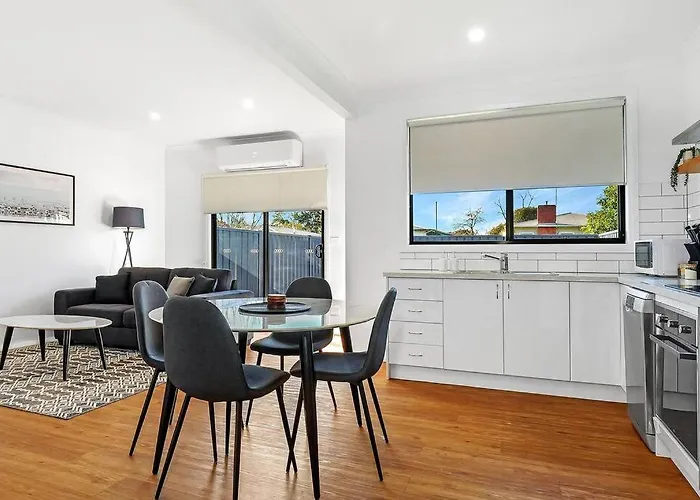 Nth Central 3Br - Split Systems Throughout & Wifi