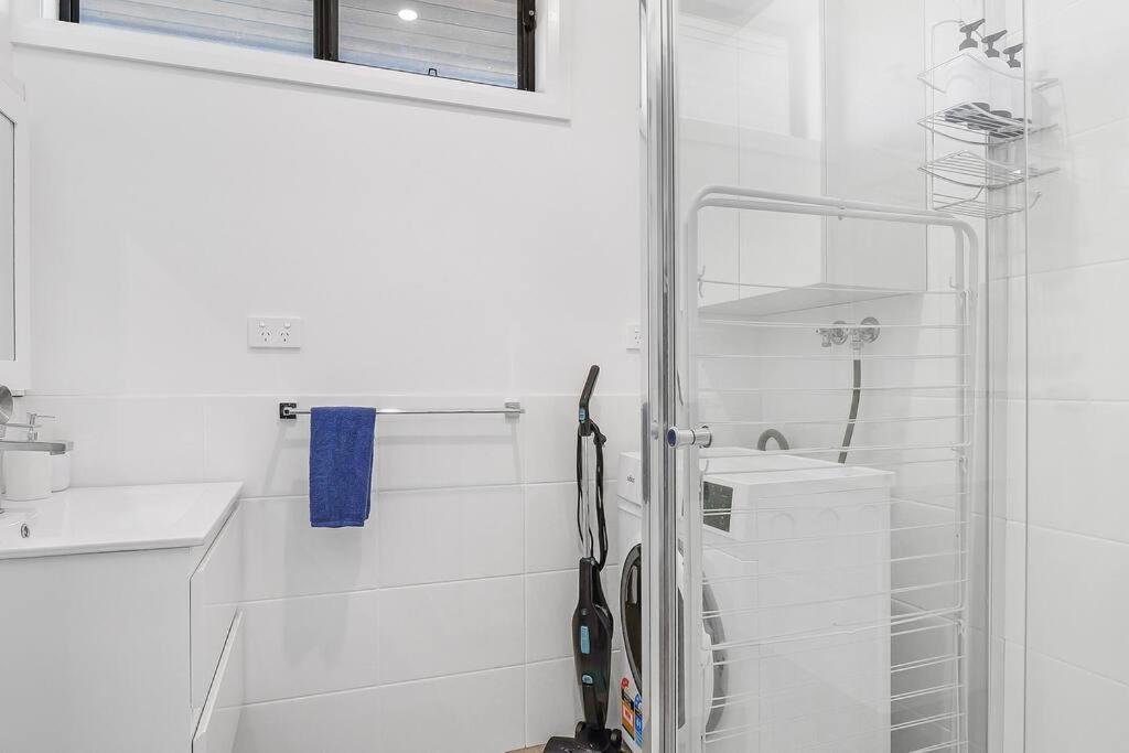 Holiday home Nth 3br - Split Systems Throughout & Wifi Shepparton